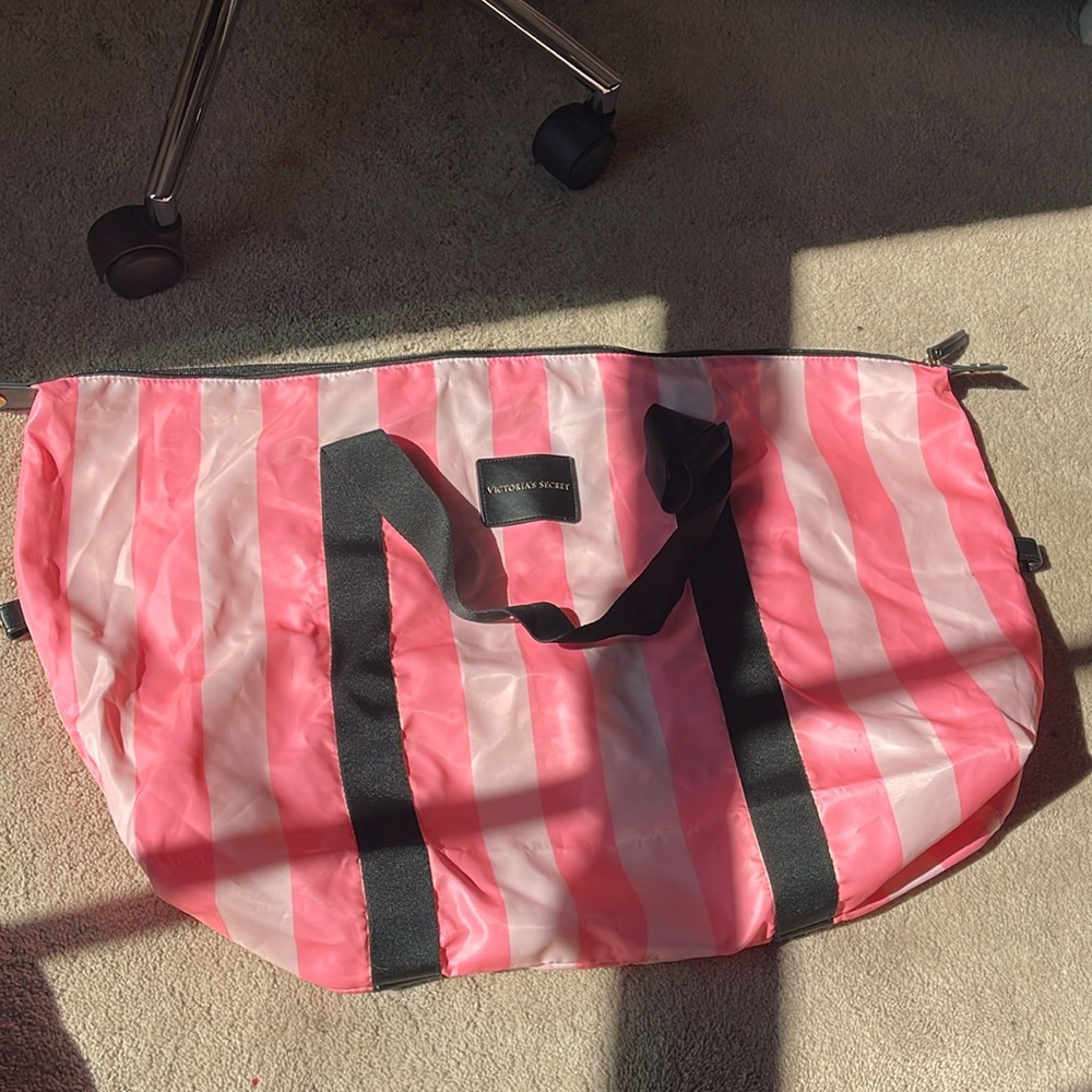 victoria’s secret duffle and pouch